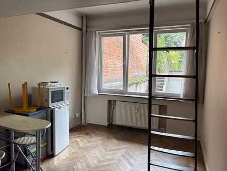 appartement 1 ch. avec mezzanine à 1050 bruxelles