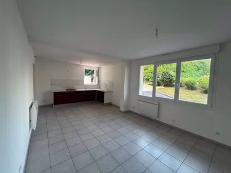 location appartement 3 pièces 64.4 m² à laon (02000)  670 €