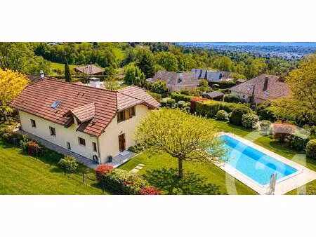maison avec piscine et terrasse trévignin (73)
