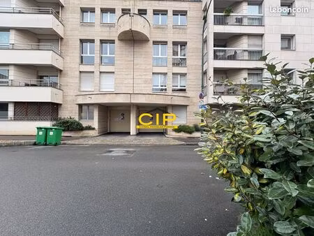 parking/box 21 m² asnières-sur-seine