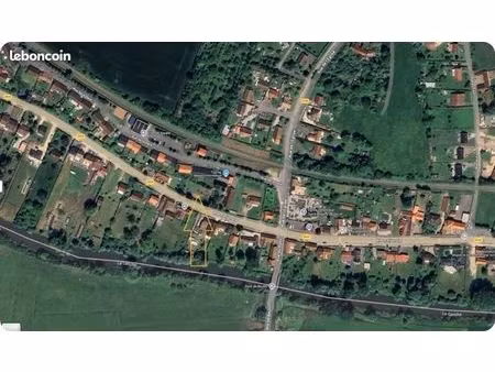 terrain constructible 300 m² d'emprise – axe très passant – idéal investisseur