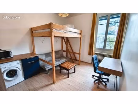 studio meublé estacade 21 m²