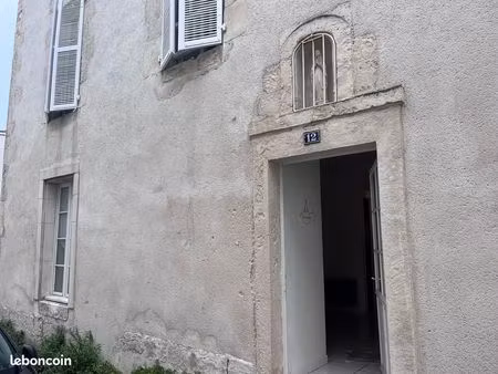 location t2