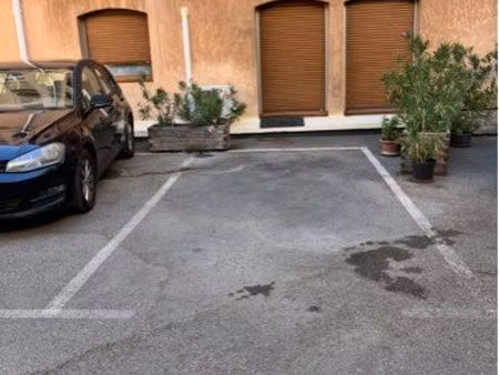 location place de parking sécurisée – hyper-centre aix-en-provence (rue lisse des cordelie