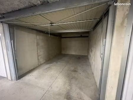 location garage fermé