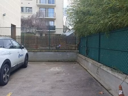 loue place de parking en extérieur