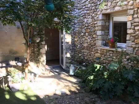 location maison de village