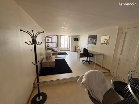 loue studio meublé 50m2