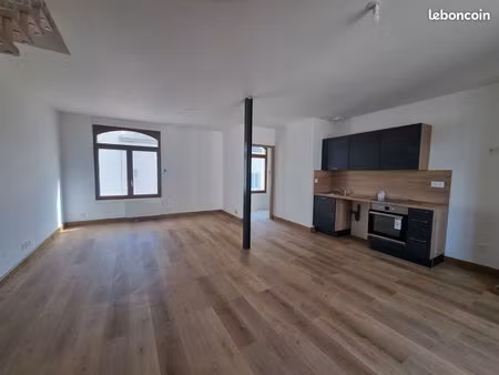 rare - duplex t2 de 59 m2 rénové avec garage privatif en centre ville