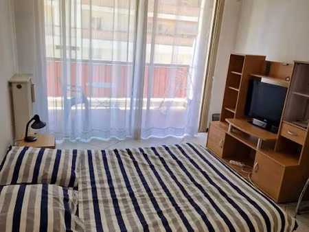 location meublée appartement 1 pièce 22 m² à nice (06000)  545 €
