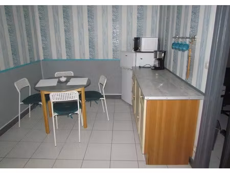 location meublée appartement 2 pièces 30 m² à reims (51100)  525 €