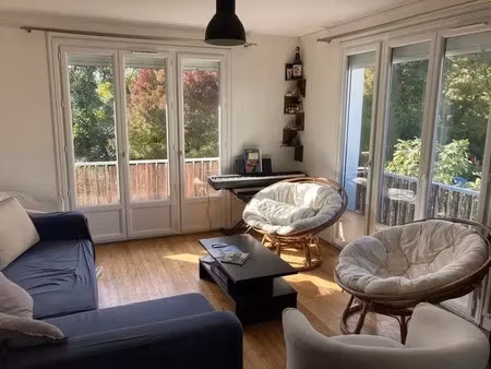 location meublée appartement 4 pièces 68 m² à nantes (44000)  595 €