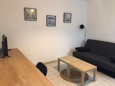 location meublée appartement 1 pièce 22 m² à angers (49000)  630 €