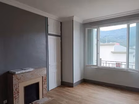 location meublée appartement 2 pièces 48 m² à grenoble (38000)  680 €