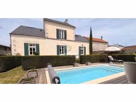 maison avec piscine et jardin saint-jean-d’angély (17)