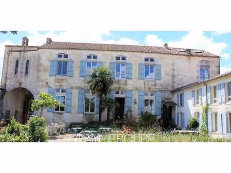 propriété avec piscine saint-jean-d’angély (17)