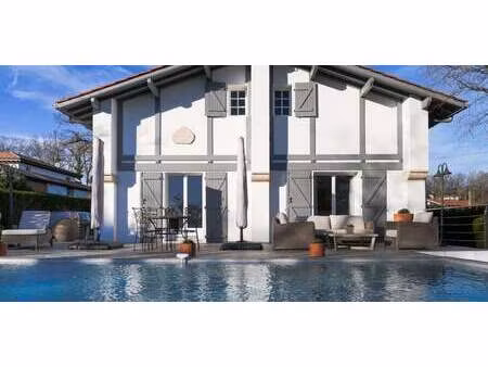 maison avec piscine et terrasse ascain (64)