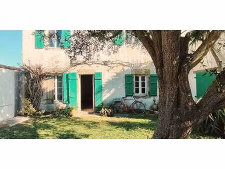 maison en bord de mer avec jardin loix (17)