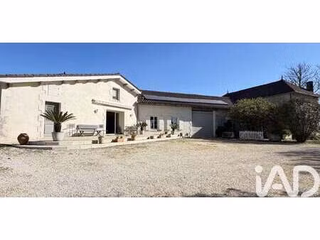 propriété avec piscine fontaines-d’ozillac (17)