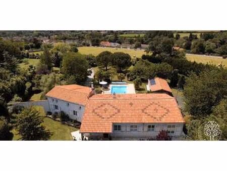 maison avec piscine et jardin saint-savinien (17)