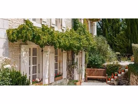 maison avec piscine et terrasse surgères (17)