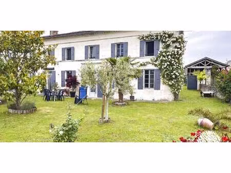 maison avec piscine et jardin tesson (17)