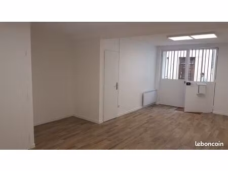 loue bureau 25 m2 - 100 m du metro valmy