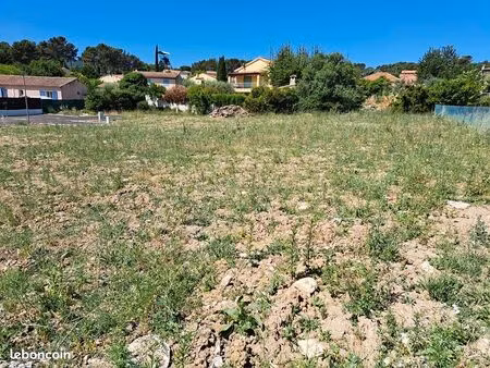 terrain 500 m² greasque