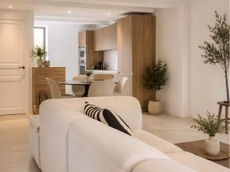 appartement de caractère entièrement rénové à la colle sur loup