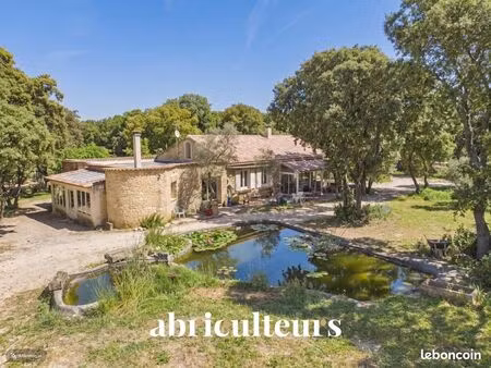 maison 5 pièces 254 m²