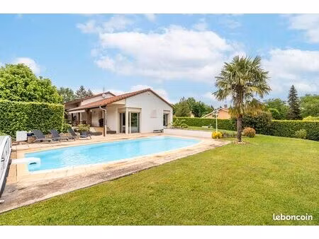 propriété 6 pièces 158 m²