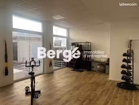 local bureaux 214 m²