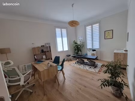 bureau à louer dans cabinet partagé