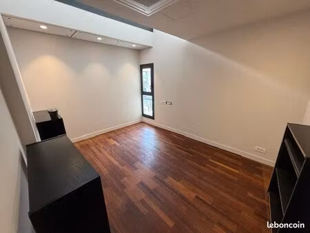 local 12 m²