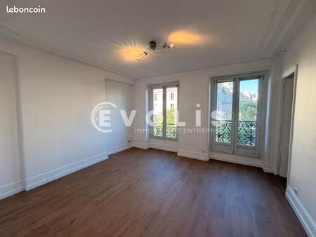 bureaux 60 m²