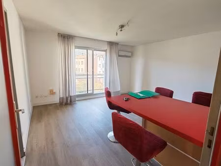 location t2 toulon ouest 38m2