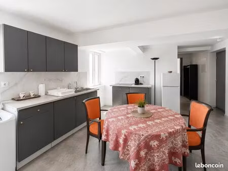 studio 3 pièces 72 m²