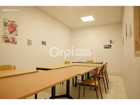 local commercial 130 m²