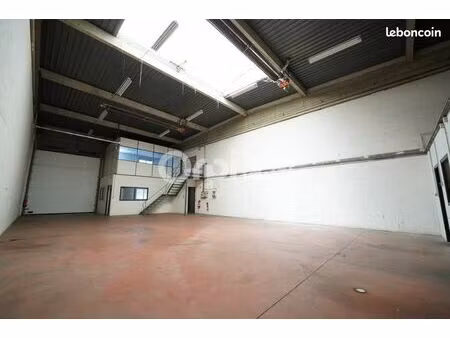 local d'activité 250 m²
