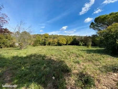 terrain 600 m² carnoules