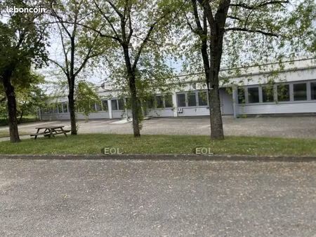 local industriel 2 160 m²