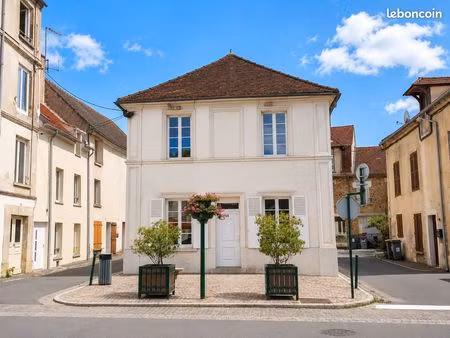 maison de caractère au coeur de nogent l'artaud