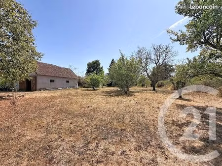 terrain 1 886 m² cesset