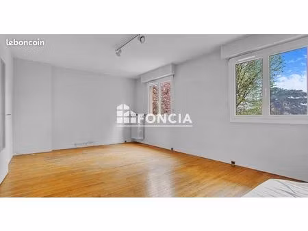 grand studio 36.67 m2 - 5 mn à pieds gare juvisy/orge rer c et d