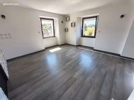 appartement 2 pièces rénové avec jardin privatif