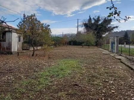 terrain constructible de 561 m2 à deux pas de foix