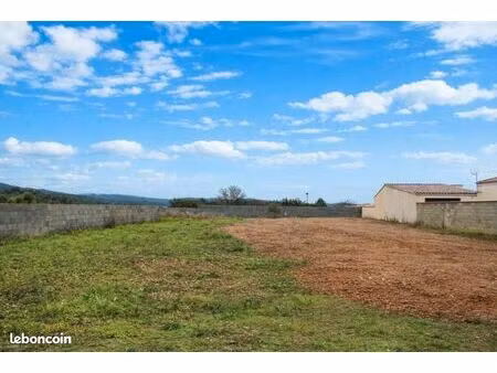 terrain 530 m² trausse