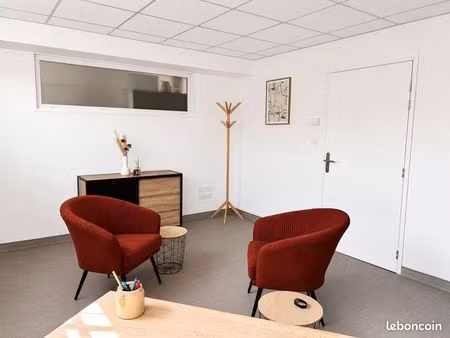 local professionnel 17m2 refait à neuf
