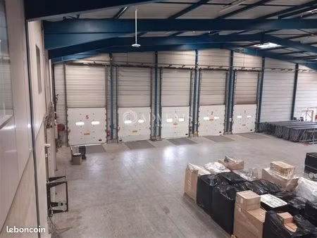 local logistique 1 000 m²