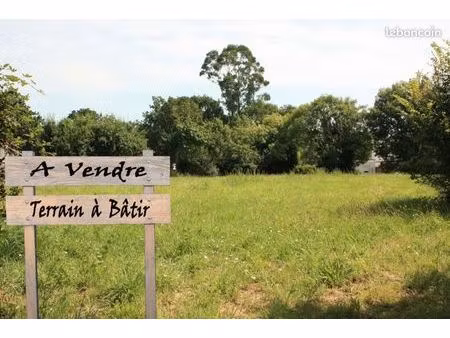 terrain 1 000 m² saint hilaire